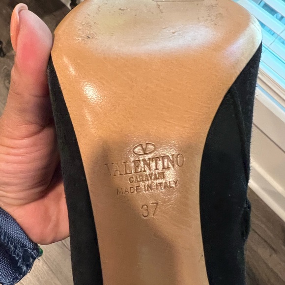 Valentino Garabani Sleek Black Suede Heeled Boots - Picture 5 of 14